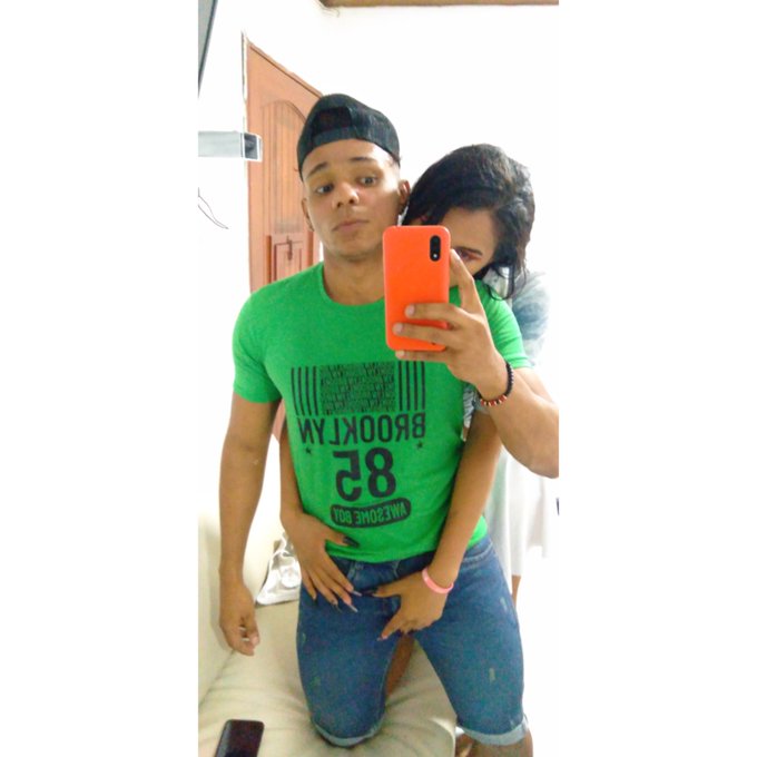 La segunda vez que vi a mi bb https://t.co/SwnU94U4qX<a href="/tag/nuevafotodeperfil"class="tags"><span>#nuevafotodeperfil</span></a>