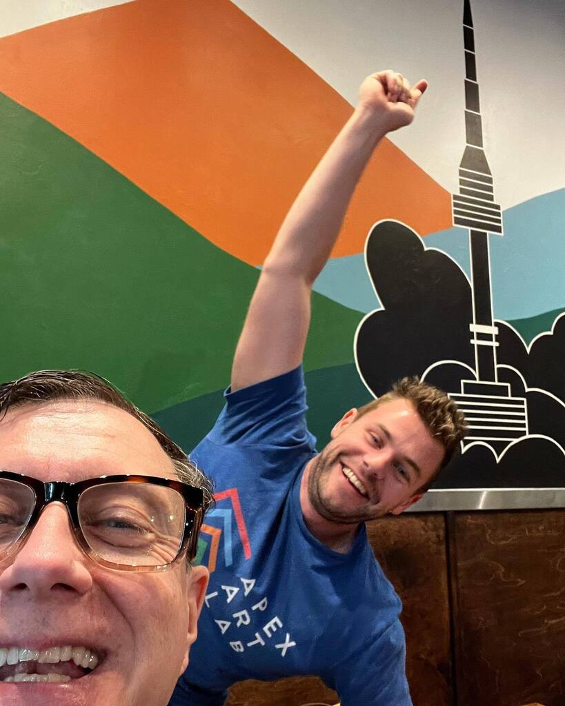 seasoncz's tweet photo. Had lunch with my friend Kyle and got to see the mural he painted for Seoul Bowl! Thanks and congrats! @kylekrauskopf @seoul_bowl #kylekrauskopf #robertyoder #seoulbowl #mural #namsantower https://t.co/JTOSkLHqX9 https://t.co/M87FgPRTlM