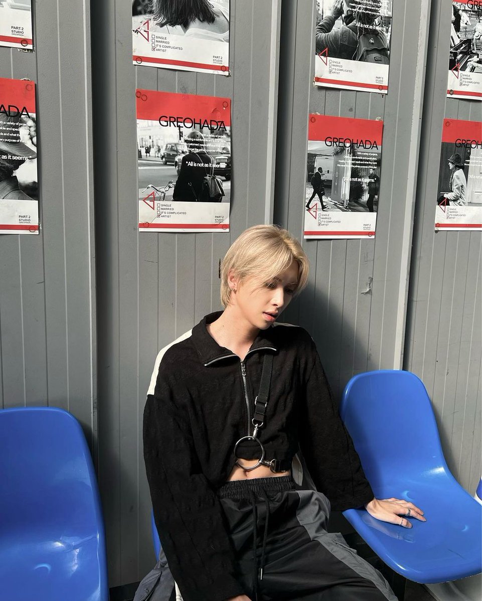 leexiaoo's tweet photo. Today was a great day! I was in a good mood since I wore these pretty black outfits all day. I couldn’t stop taking some pictures of them matched with my style so well! https://t.co/aJXb0yjriv
