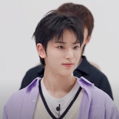 hourlyharua's tweet photo. this harua hairstyle >>> https://t.co/Id8UkMgpGq