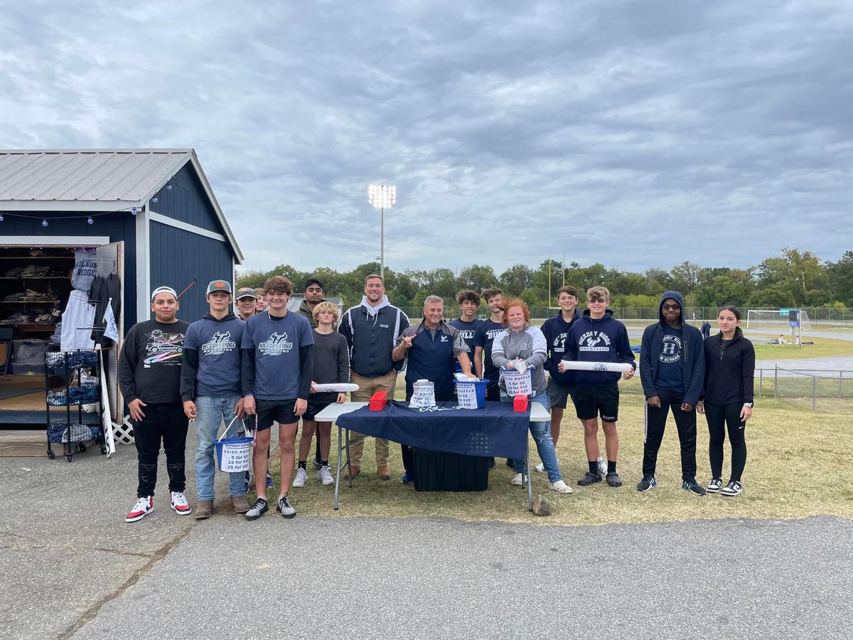 hrhsWrestling's tweet photo. Hickory Ridge Wrestling with a very successful 50/50 raffle at tonight’s football game. We sold $1,630 in tickets and took home $1,215 after our half and a $400 donation from the winner. Thank you everyone who supported! https://t.co/jGjFWTSMus