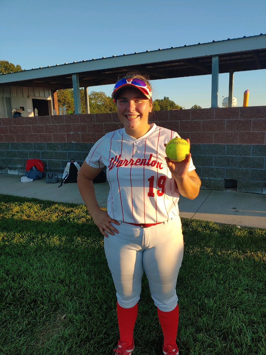 Congrats to <a href="/KylieWitthaus/">Kylie Witthaus</a> on tying the MSHSAA record of single game strikeouts tonight with 21 AND had the only RBI of the game in their 1-0 victory. 💪 #thechaosway #stud