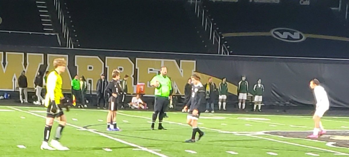 MrsRaptisWCS's tweet photo. Under the Lights at Mollenkopf⚽️💛🖤 https://t.co/P64DY2qIco