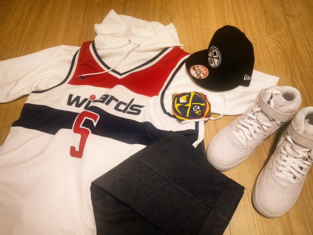 inika369's tweet photo. 今日はこんな格好で #NBAJapanGames 向かってます!バートンジャージ!
1人でキョロキョロしてるので、もし現地で発見したら声掛けると喜びます。飲み物とか奢っちゃう。
NBAファンがたくさん居るところにいくのがもうめっちゃ楽しみだなぁ
#WillBarton #NBAダイナー https://t.co/BRHmYZ5Vd2