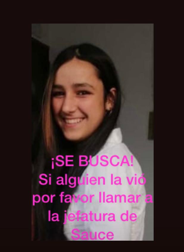 horaciodesauce's tweet photo. La estamos buscando - 

Es alumna del Liceo Sauce 1. Supuestamente tomo bus para las Piedras a la salida del liceo hoy al mediodía.. cualquier cosa avisar y  RT. Gracias!. https://t.co/C71vawEWae