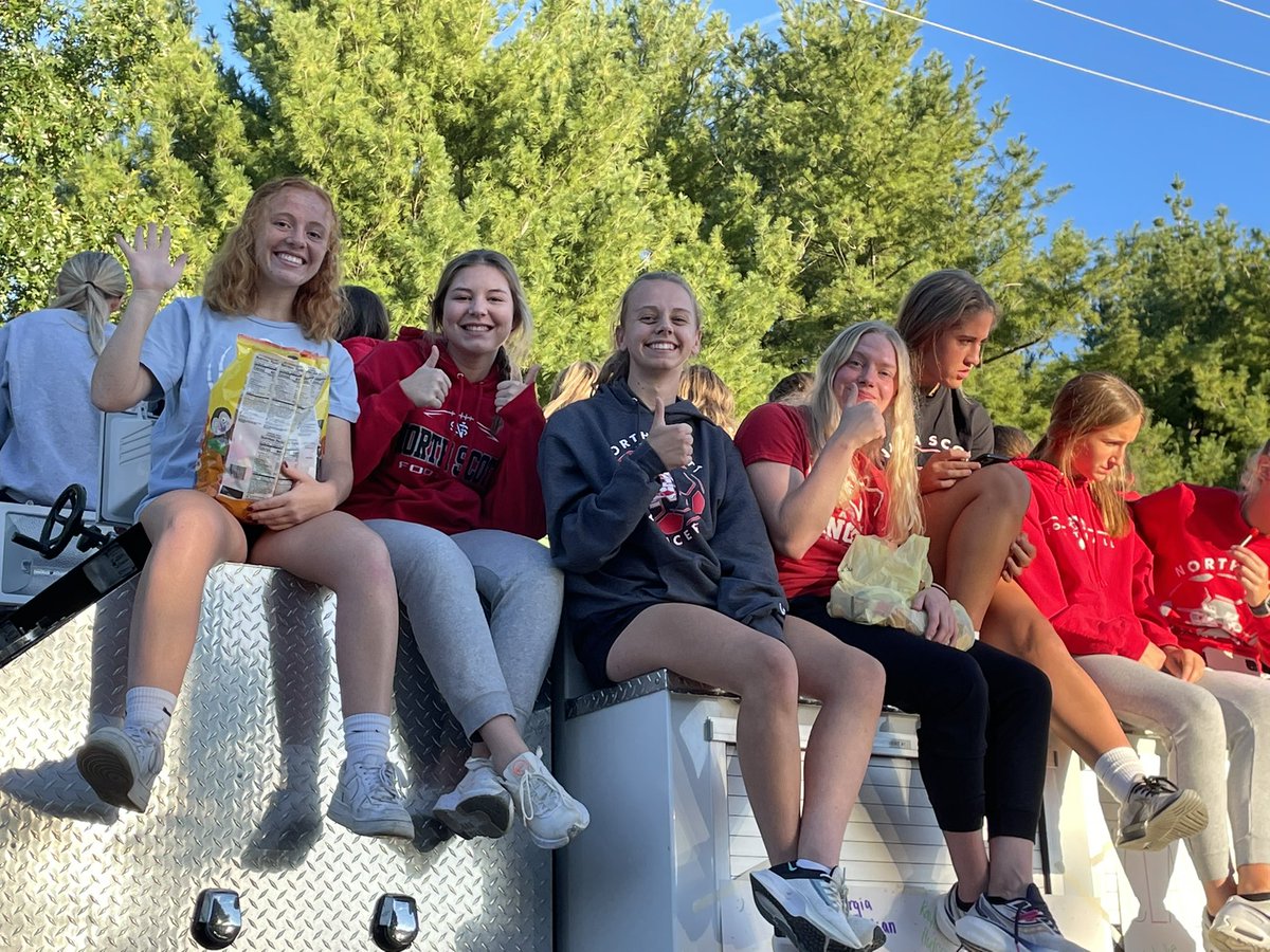 LadyLancersSocr's tweet photo. Homecoming parade https://t.co/uOhs8zTbdT