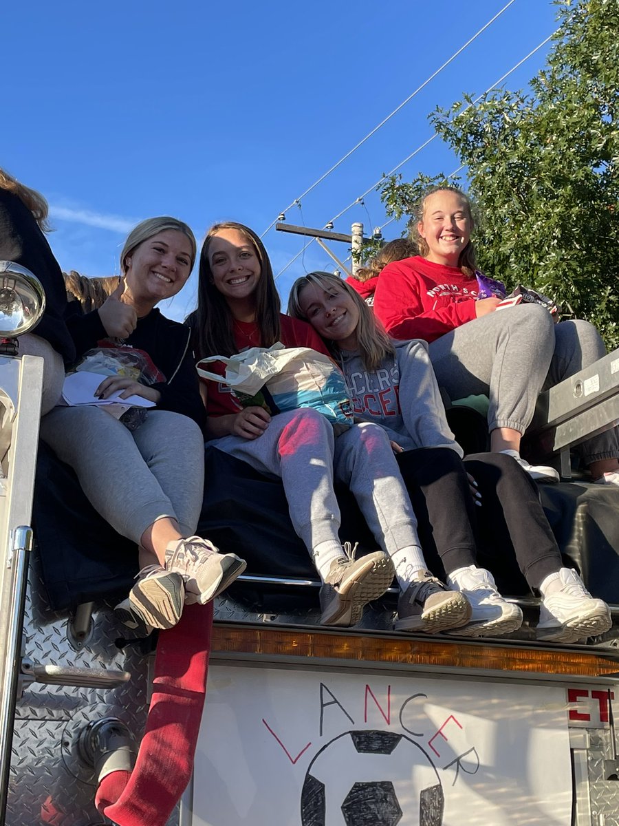 LadyLancersSocr's tweet photo. Homecoming parade https://t.co/uOhs8zTbdT