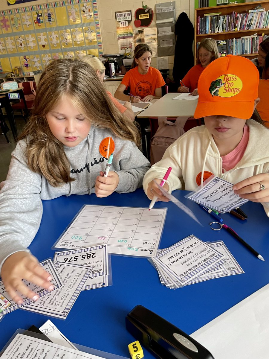 🪄Math Block magic: teachers can capture those lightbulb 💡moments when concepts suddenly “click” for kiddos! <a href="/NewtownElem/">Newtown Elementary</a> <a href="/NLESDCA/">NLESD</a> <a href="/NLESDNT/">NLESD Numeracy Team</a>