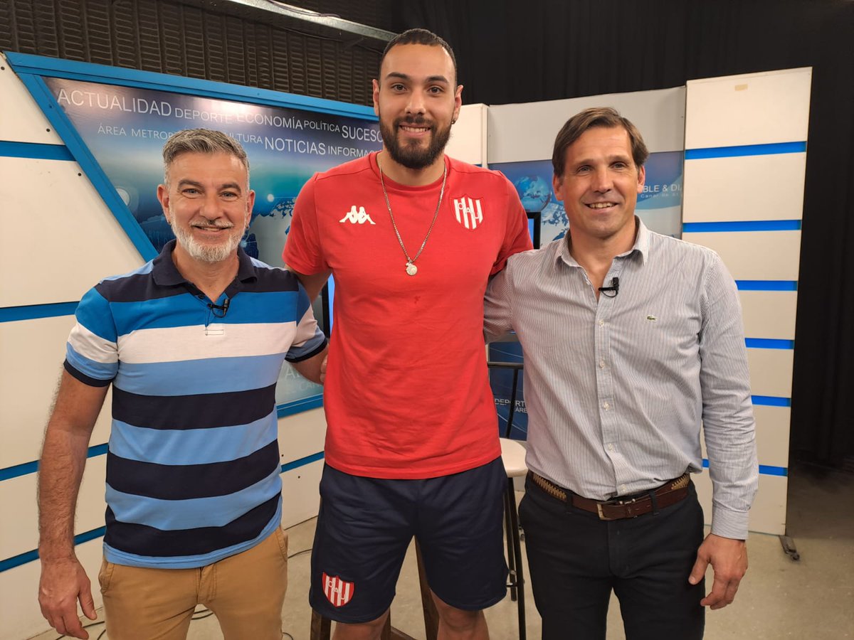 doblebasetv's tweet photo. @RodriAcua111 en @doblebasetv 🔥‼️
🏀 Conversatorio 🔝 con La Bestia. Foco sobre la Temporada que se viene para @unionsfbasquet en @LigaNacional y su recorrido como jugador
➕ Hablamos con Fabio Demti y el debut 🌎 de @OberaTenisClub 
💻 Link del #DB47 👇
https://t.co/a9UP3jGOgJ https://t.co/u4HazEU7HS