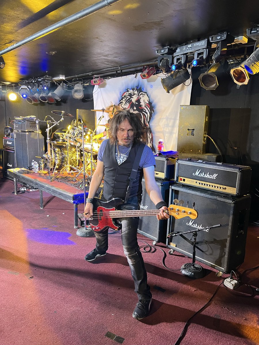 Danielspree's tweet photo. Almost forgot I have a twitter account.😂Here I’m playing bass with Steven Adler band in Detroit last week. 😄👍 https://t.co/Z2nyUbj0cU