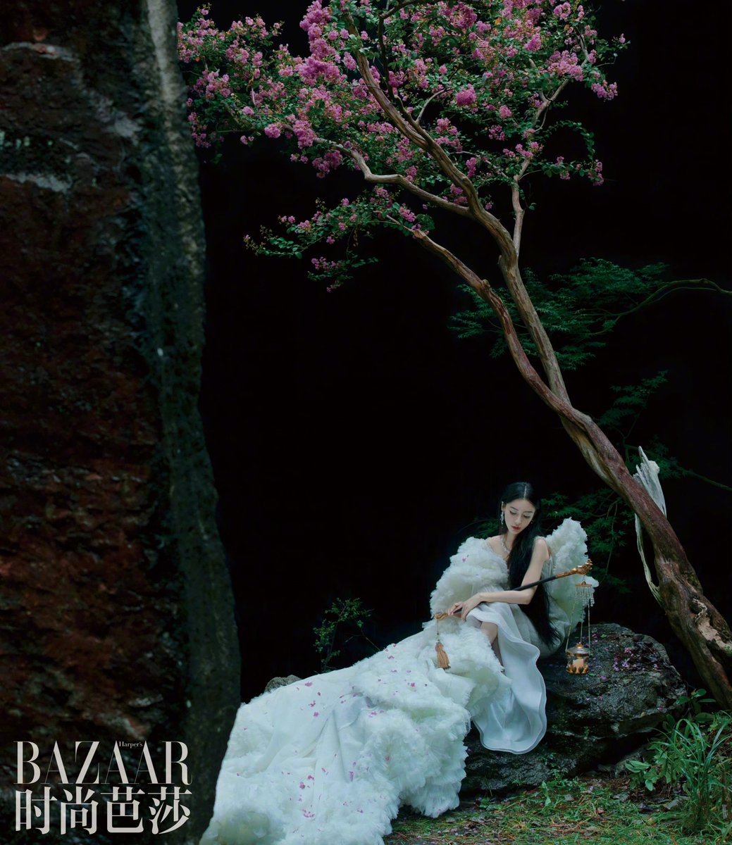 dramaskfan's tweet photo. #Angelababy para a edição especial da Harper’s Bazaar China.
#YangYing #尘缘 #TheWindBlowsFromLongXi #LoveTheWayYouAre #BackForYou #ChenYuan #GeneralAndI #OneSmileIsVeryAlluring #MyTrueFriend #CityOfDesire #cdrama #dorama https://t.co/BrSlDb7uwd