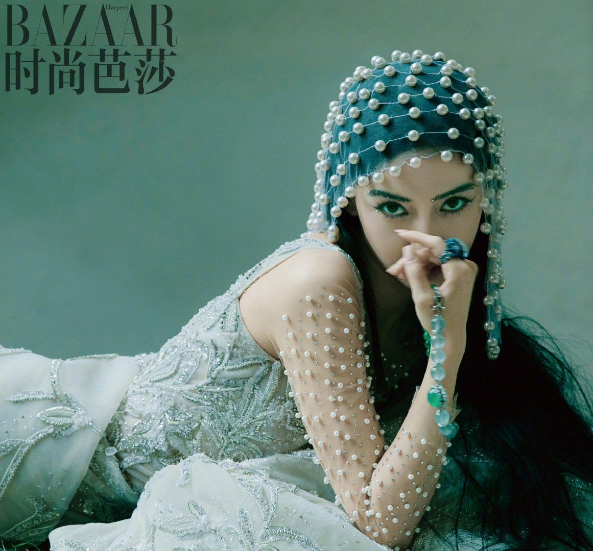 dramaskfan's tweet photo. #Angelababy para a edição especial da Harper’s Bazaar China.
#YangYing #尘缘 #TheWindBlowsFromLongXi #LoveTheWayYouAre #BackForYou #ChenYuan #GeneralAndI #OneSmileIsVeryAlluring #MyTrueFriend #CityOfDesire #cdrama #dorama https://t.co/BrSlDb7uwd