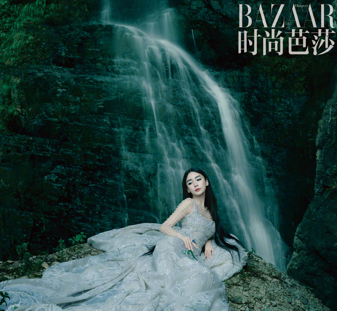 dramaskfan's tweet photo. #Angelababy para a edição especial da Harper’s Bazaar China.
#YangYing #尘缘 #TheWindBlowsFromLongXi #LoveTheWayYouAre #BackForYou #ChenYuan #GeneralAndI #OneSmileIsVeryAlluring #MyTrueFriend #CityOfDesire #cdrama #dorama https://t.co/SvsIS2utJP