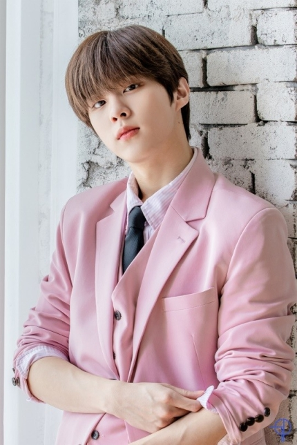 Kim Wooseok International tweet media