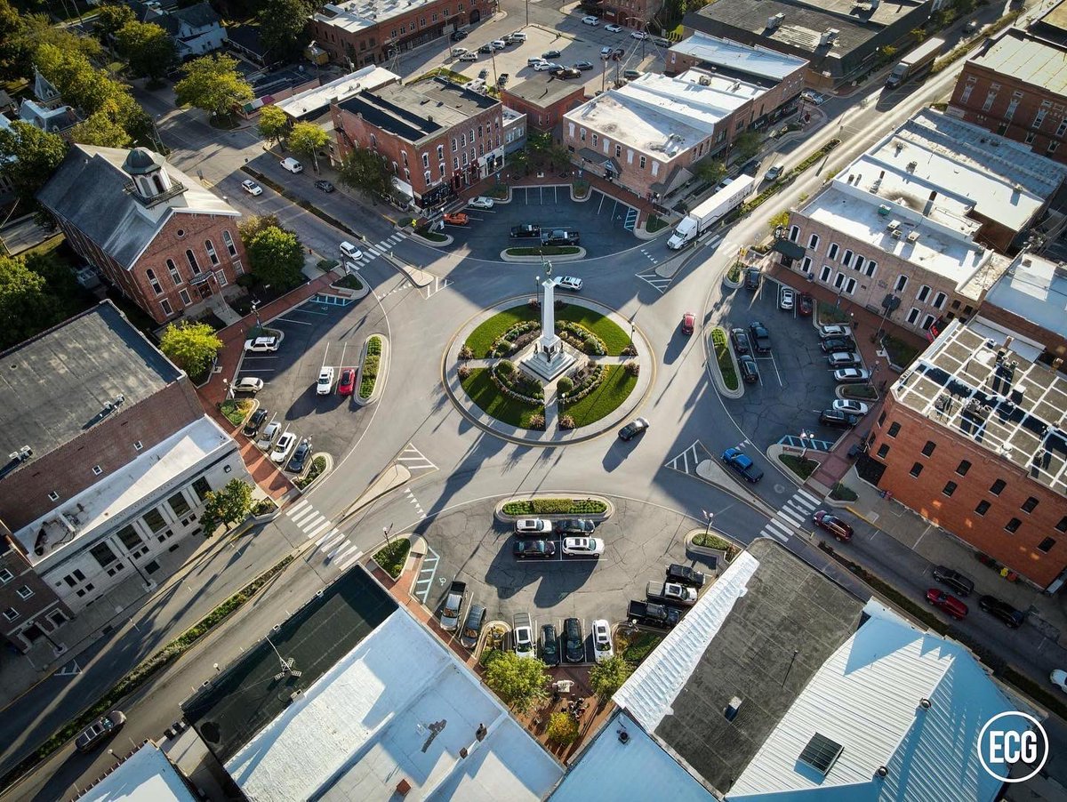 EldenCreative's tweet photo. Got a few snaps of downtown Angola, IN and the Steuben County Soldiers Monument this evening. https://t.co/cR9drA9PNs