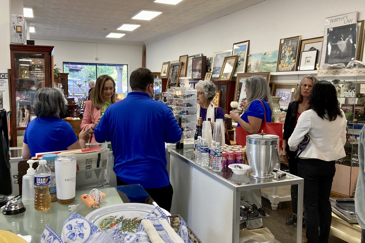 Duncan4FC's tweet photo. Booming new West End business Local Thrift hosted the monthly mixer of the FC Chamber of Commerce. The store is an extension of Quinn’s Auction Galleries, a longtime stalwart of the City’s business community. https://t.co/1Ph5yJ454e