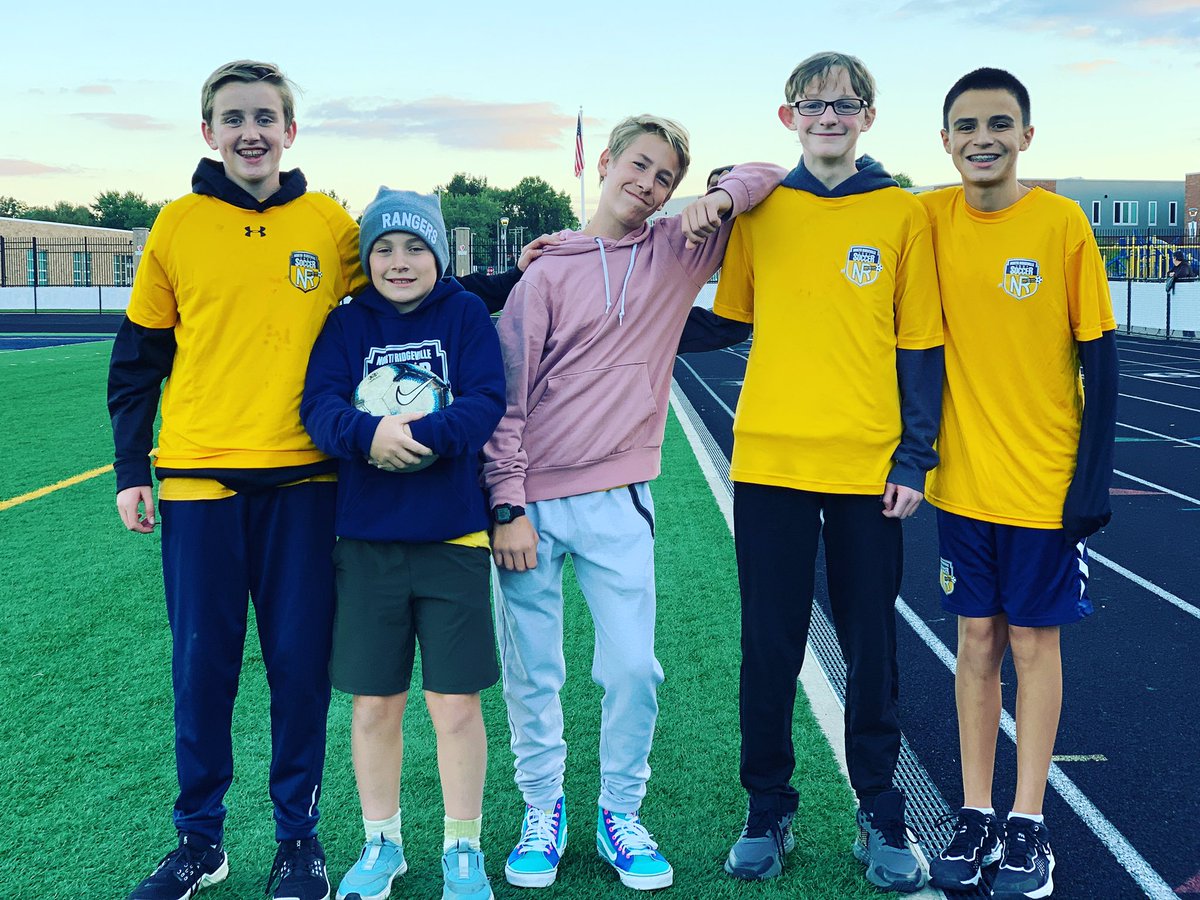 nraslsoccer's tweet photo. ⭐️⚽️Thank you to our Ball Boys this evening 👏🏽👏🏽
#NRvsMidview #HSPrep https://t.co/mCxsabx7ls
