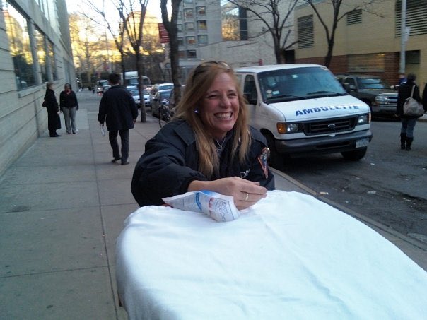 xselny's tweet photo. Alison was one of the kindest, most compassionate, most loving people I’ve ever met. This was us joking around, smiling together after a call, circa 2008/2009. I miss her. Rest easy Ali. #FDNY #LODD #TheWorkIsDifferent #EMS https://t.co/USu7bZmARZ