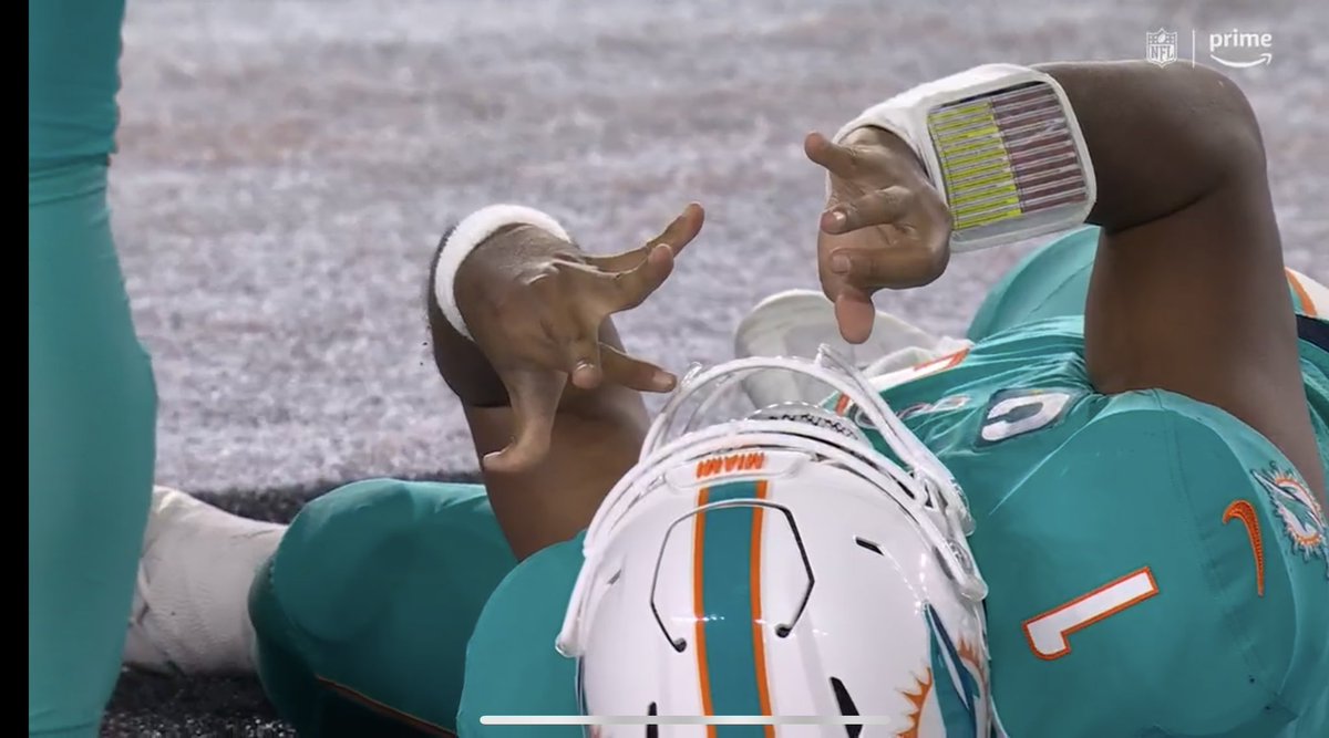 mjsportspt's tweet photo. #TuaTagovailoa #DolphinsvsBengals Tua suffered a head &amp; neck injury. severe spasm of his hands is a neurological reaction to the trauma to his head &amp; nervous system. unfortunately compounded by last week’s trauma. stabilized for head &amp; neck injury and carted off. @ESPNNFL @espn https://t.co/wbnASAd2xE