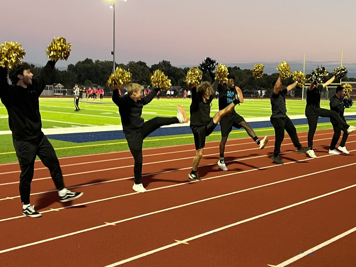jsheadrick's tweet photo. Awesome job by the cheerleaders tonight! #loveit #devilrumble https://t.co/zZA6LH69A1