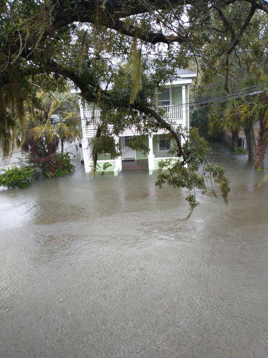 Water surrounds home in the Lincolnville neighborhood in St. Augustine during Hurricane Ian’s pounding today. ⁦<a href="/FCN2go/">First Coast News</a>⁩