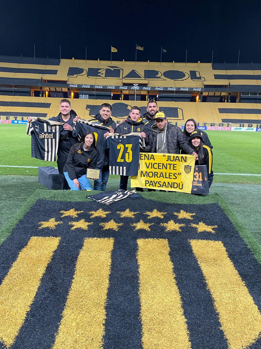 JuanVicente1891's tweet image. 3 años de trabajo incansable dieron sus frutos. 
Habiendo conseguido el 3er puesto en el ranking de Peñas del interior, agradecemos el apoyo de todos los que nos han acompañado en estos años, siempre por amor al Club de nuestros amores. 
AGUANTE PEÑAROL Y SU GENTE 🖤💛
#Decano