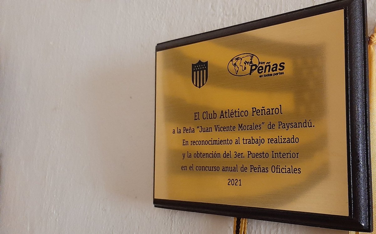 JuanVicente1891's tweet image. 3 años de trabajo incansable dieron sus frutos. 
Habiendo conseguido el 3er puesto en el ranking de Peñas del interior, agradecemos el apoyo de todos los que nos han acompañado en estos años, siempre por amor al Club de nuestros amores. 
AGUANTE PEÑAROL Y SU GENTE 🖤💛
#Decano