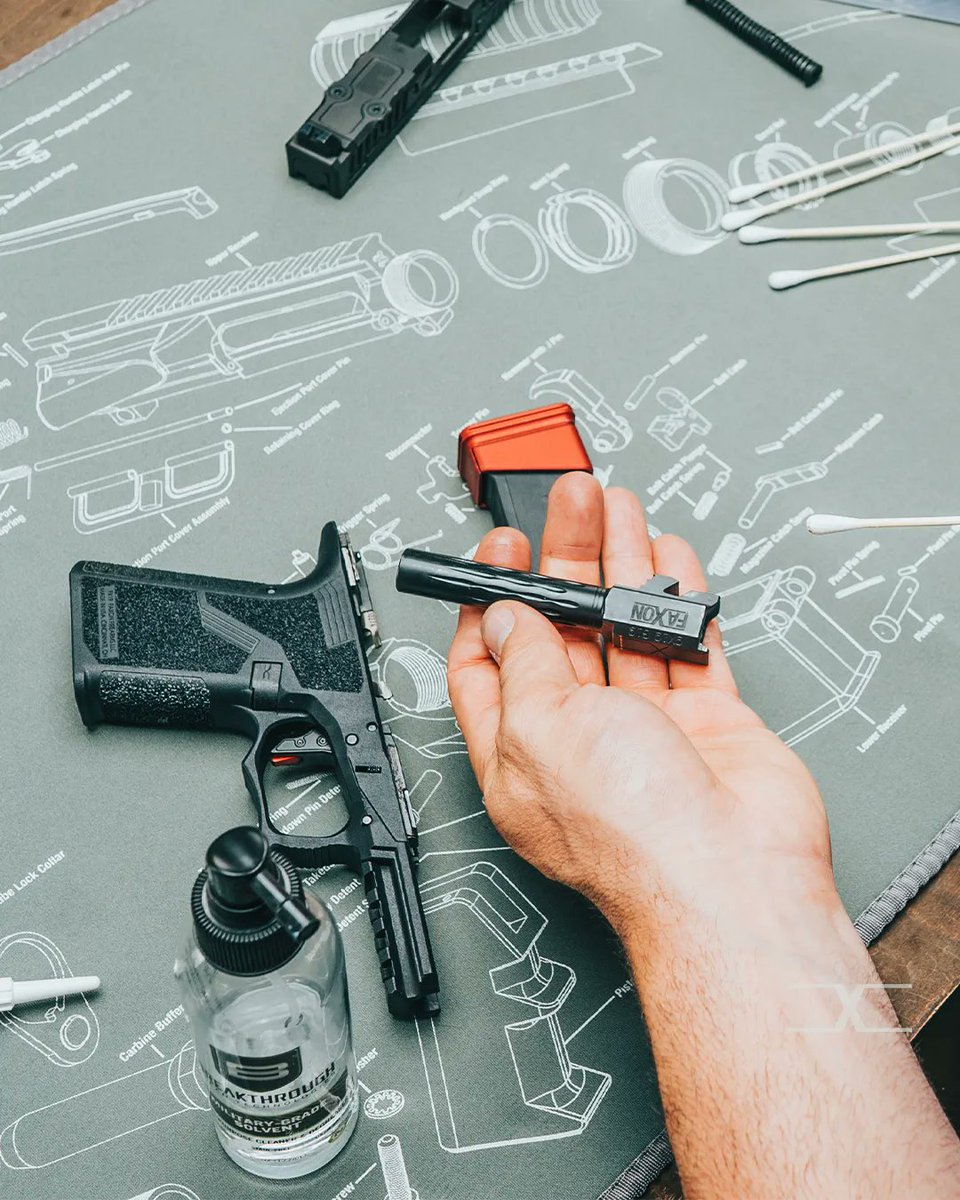 Faxon_Firearms's tweet photo. 🧼 "Gotta keep her clean, fam." -George Washington (maybe)
https://t.co/tRx5ychuAb 
.
.
.
.
.
.
#FaxonFirearms #Faxon #firearms #9mm #pistol #handgun #shootingsports #workbench #familybusiness # https://t.co/SZjHVAJiBv