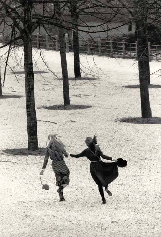RaminNasibov's tweet photo. Berlin by Sibylle Bergemann, 1982 https://t.co/8h9dO9Z7te