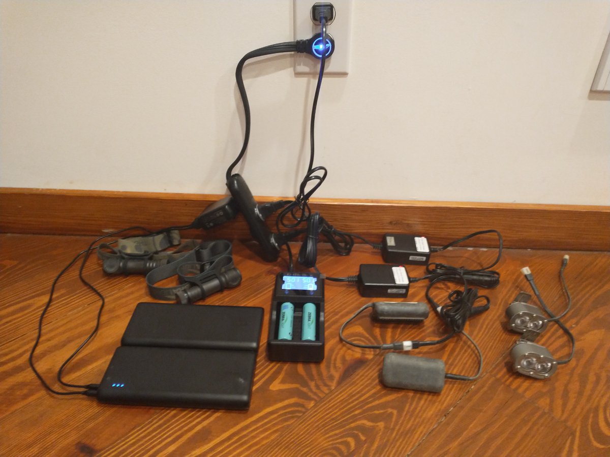llorenzin's tweet photo. Caver hurricane prep
#ZebraLight #StenLight #ChargeAllTheThings https://t.co/1IQgx8EXcM