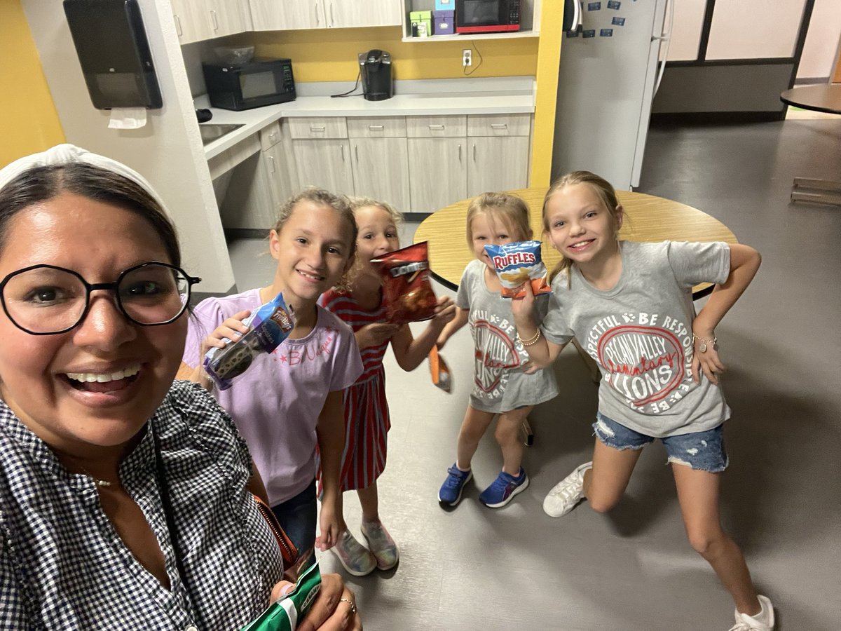 my after school girl squad 💖 <a href="/KHalbardier/">Krystle Halbardier</a> <a href="/Kariegk/">Karie Kinderknecht</a>