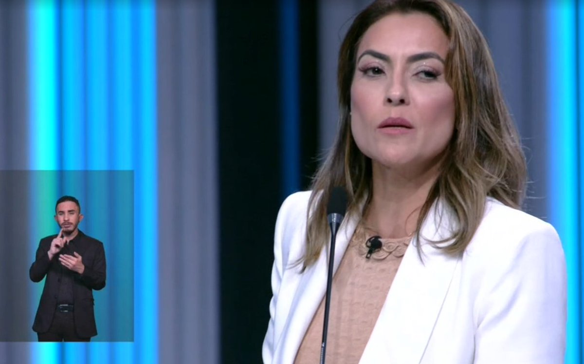 updatecultura's tweet photo. "Depois do auxílio emergencial você arranjou um novo emprego: Cabo eleitoral do candidato Bolsonaro." dispara Soraya para padre Kelmon. https://t.co/baX9KQ33J0