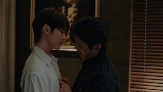 hinghin520's tweet image. นายคนนั้นใจดีจังติดกระดุมให้หนูเอื้อด้วย 😂😂
#Q6อนลส่วนคิงคิวหนึ่ง