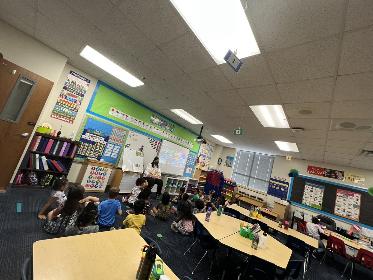 Our kinder teachers are doing their magic 🪄 during story time 🌟👏<a href="/SouthEulessHEB/">South Euless Elem.</a> <a href="/SterlingHEBSEE/">Maureen G Sterling</a> <a href="/HEBISDpeople/">HEB ISD People</a>