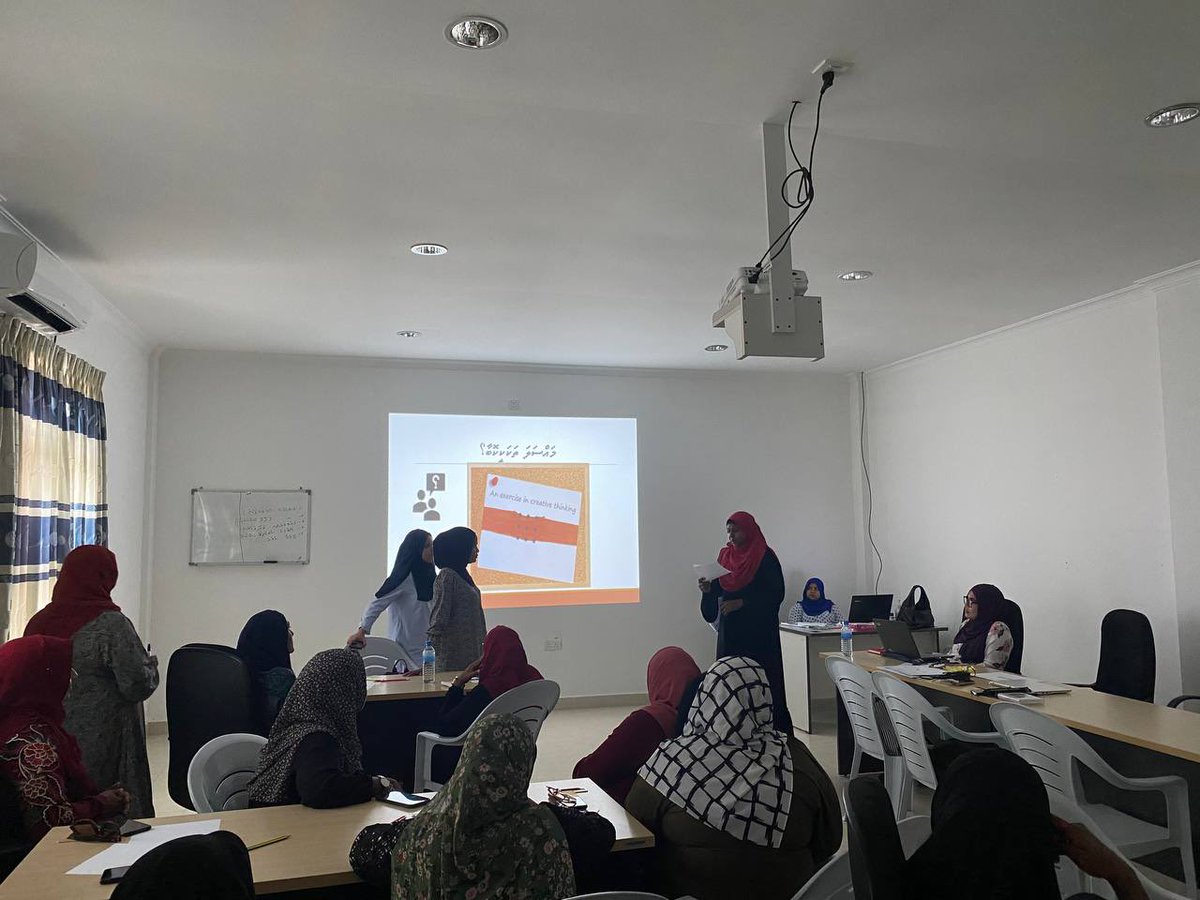 MaldivesFamilyF's tweet photo. Youth ministry aa Maldives family foundation aa gulhaigen, Mintheege thafaathu kurun tha nathaalun, “Break the Limit” program ge dhashun K. Atholhu gai hingi TOT (Train the Trainers) program. 
K.Maafushi council aa gulhaigen. https://t.co/C5S0BbD7nm