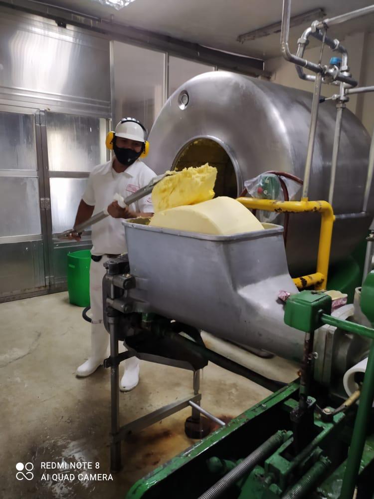 MinAlimenVen's tweet photo. Lácteos Los Andes garantiza producción de mantequilla Ella https://t.co/hogKBJKPjM 

#30Sep 
#ProducirEsVencer https://t.co/gE5mMeayjl
