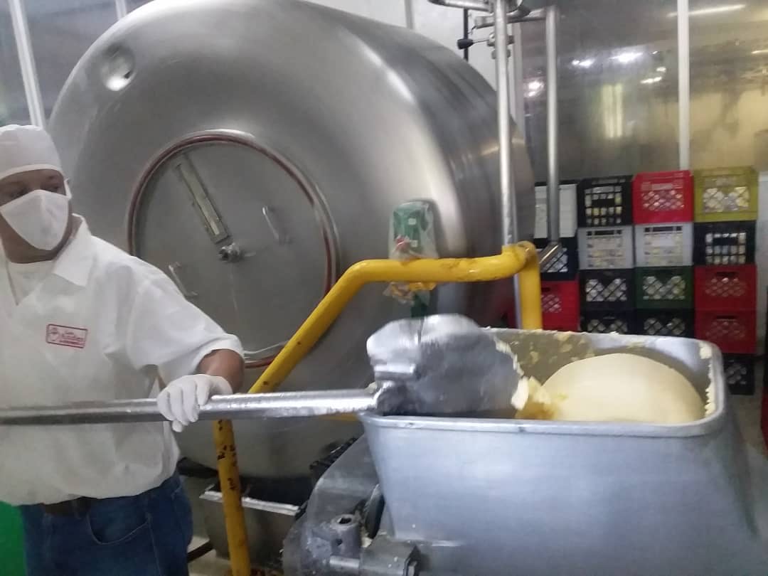 MinAlimenVen's tweet photo. Lácteos Los Andes garantiza producción de mantequilla Ella https://t.co/hogKBJKPjM 

#30Sep 
#ProducirEsVencer https://t.co/gE5mMeayjl