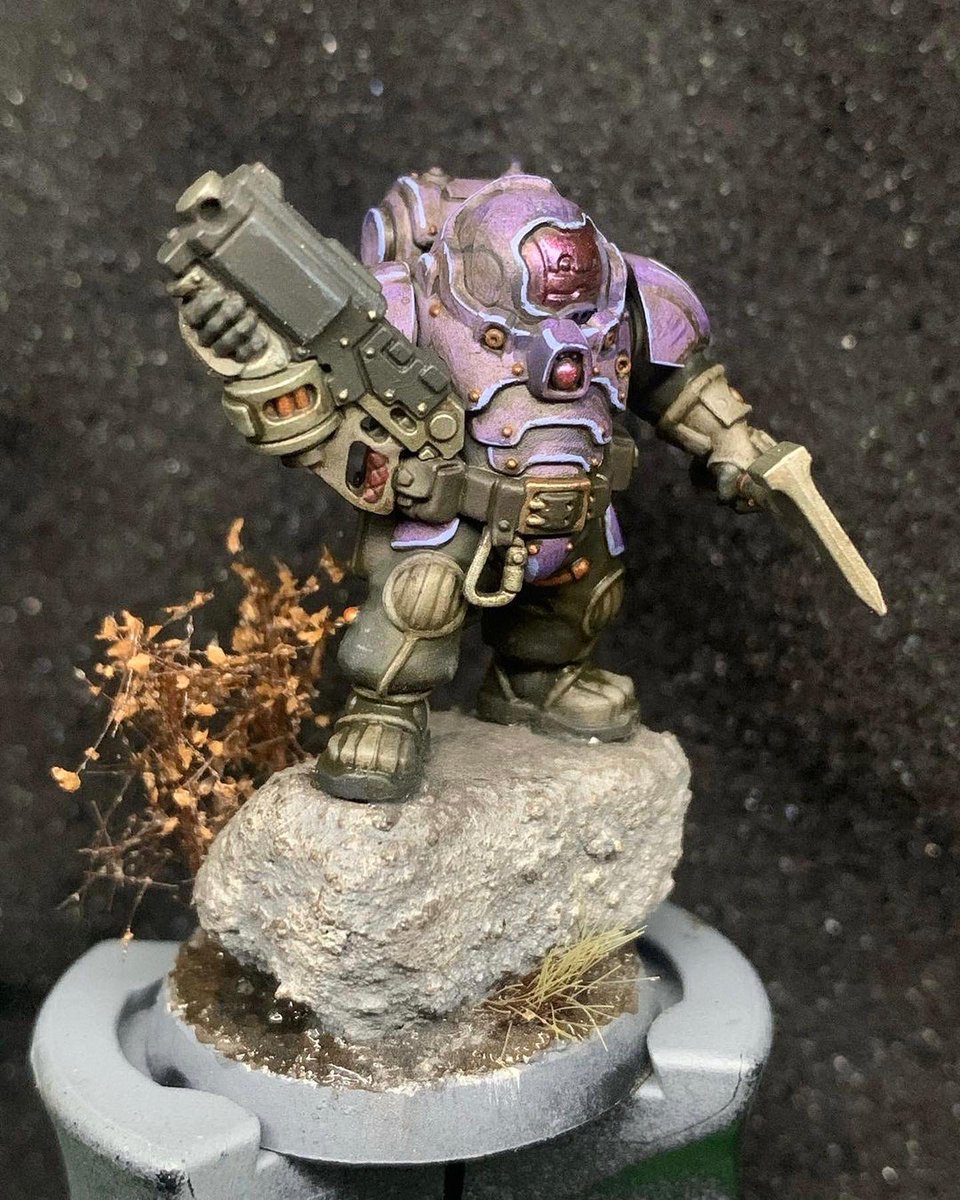Rock and stone, brother! Loving this subtle use of Miami Sunset by @grimedankstudios on the visor and gem. Today has been a crazy day for their rules, but these are still some beautiful new models! #squats #leaguesofvotann #turboshift #miamisunset