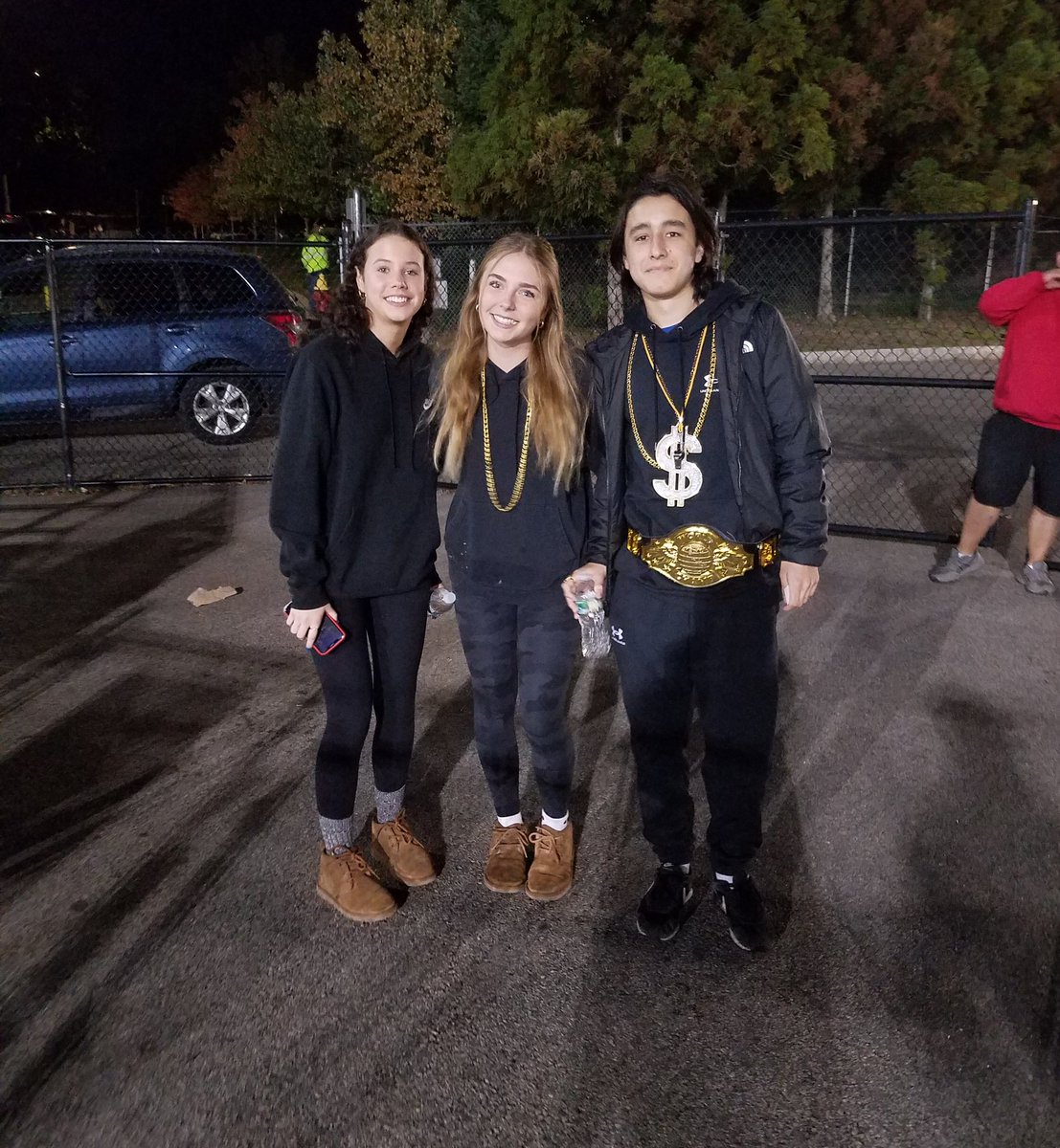 MHSathletix's tweet photo. Thank you to Lucy B &amp; the Reach Leadership Club on hosting our Going Gold for Childhood Cancer Awareness Game! Tremendous participation by the student body,  well done Lucy! #MelrosePS https://t.co/nhsXARvJlg