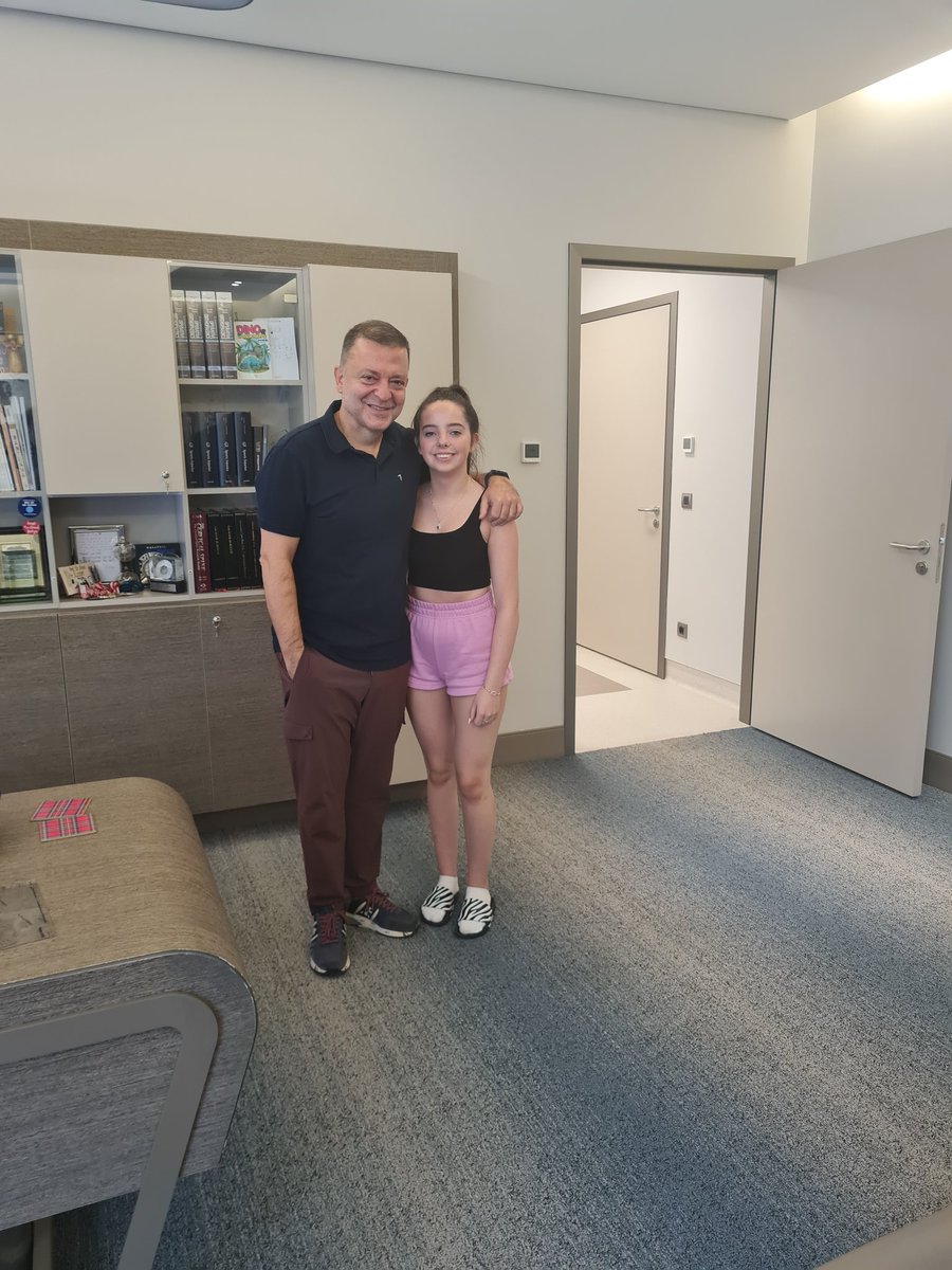 YvonneStewart18's tweet photo. Just back from Iona's 4 year post op check up in #Istanbul with @ahmetalanay. Delighted to say all is well 🙏 and Dr Alanay is pleased. No cord breakage everything remains stable with the lumbar curve reduced from 60° to 19°! #ForeverGrateful #Scoliosis #VBTSurgery @45Stewart https://t.co/t1v0rqGGg3