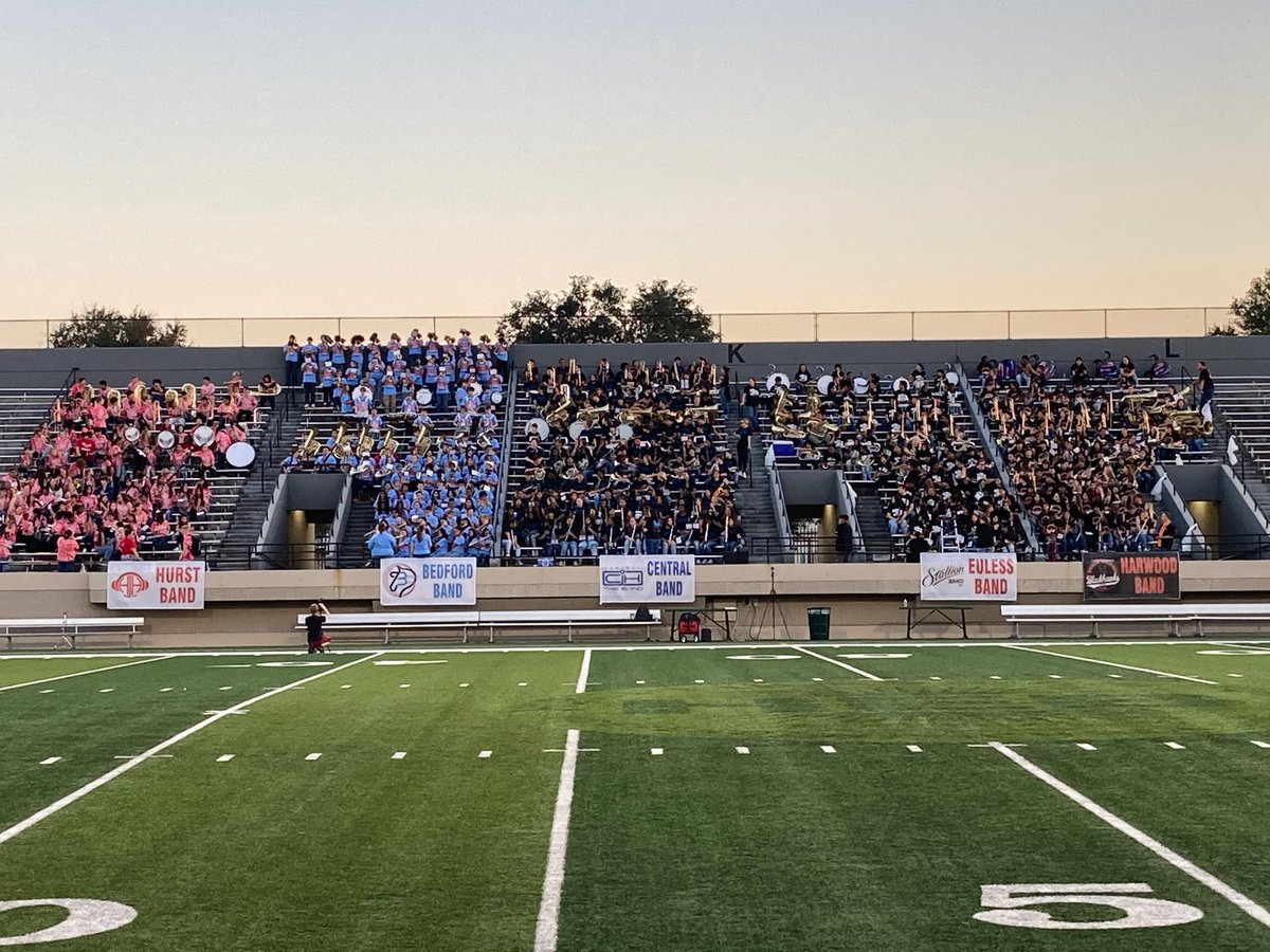 DeanNM2013's tweet photo. A beautiful night to celebrate @hebisd bands and the elementary honor choir. Proud to be an alumni of the #LDBellBand.
#HEBbandbash https://t.co/zFRwydFkul