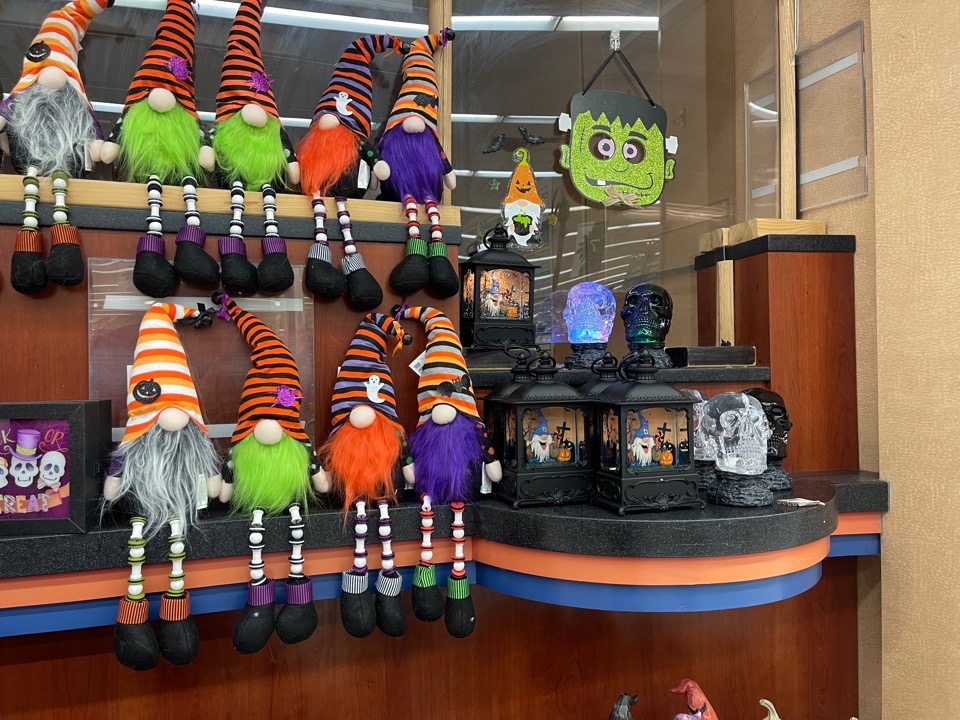 NewMarkSunFresh's tweet photo. Time to get spooky! 👻💀🎃 https://t.co/iPWpaGnLin