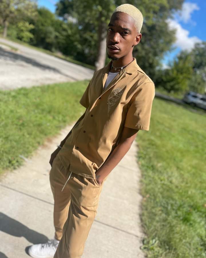 da_ex_za_tic1's tweet photo. B L E S S E D. 📿✨
👕: @sheinofficial
👟: @nike
👖: @shein_men
#chicagomodel #chicago #model #chicagophotographer #modeling #chicagomodels #fashion #photography #chicagophotography #em #photoshoot #fyp #miamimodel #fashionmodel #lamodel #chicagophotographers #atl https://t.co/kou0yi2CQI