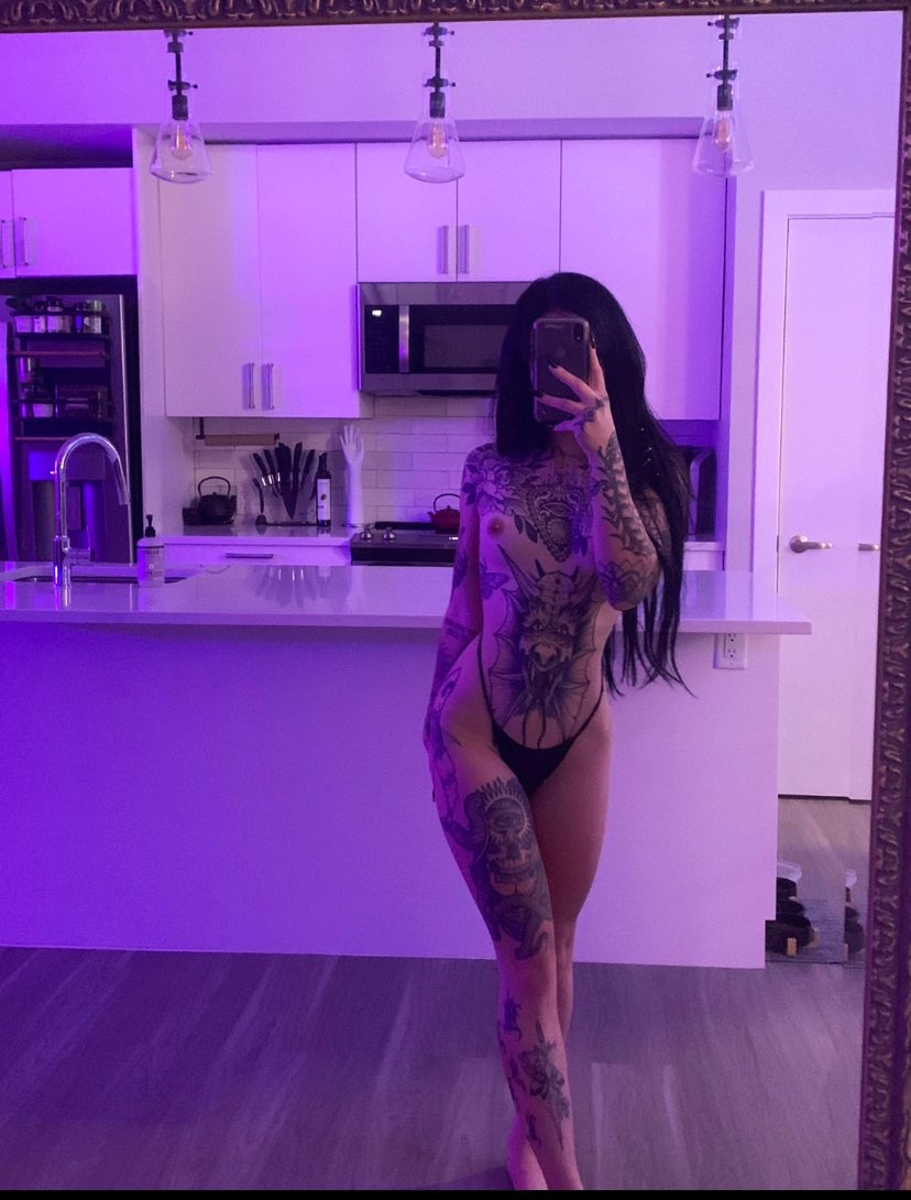 baddievoldemort's tweet photo. slightly obsessed with myself https://t.co/f8aQNwGkxA
