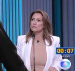 bchartsnet's tweet image. “Você é um padre de festa junina” - SORAYA