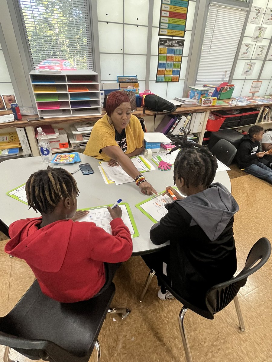 goistigers's tweet photo. Our Reading Specialist rocked it today in 3rd Grade as she modeled what True Implementation of the Reading Block entails. @fcschoolsystem @goistigers @dashannikia https://t.co/QY0dXe6Rql