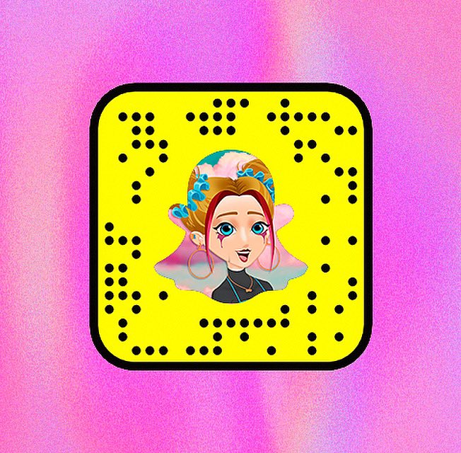 annaoop_yt's tweet photo. guess who’s on snapchat now!? 💕👀 https://t.co/W3YKJiCJfi