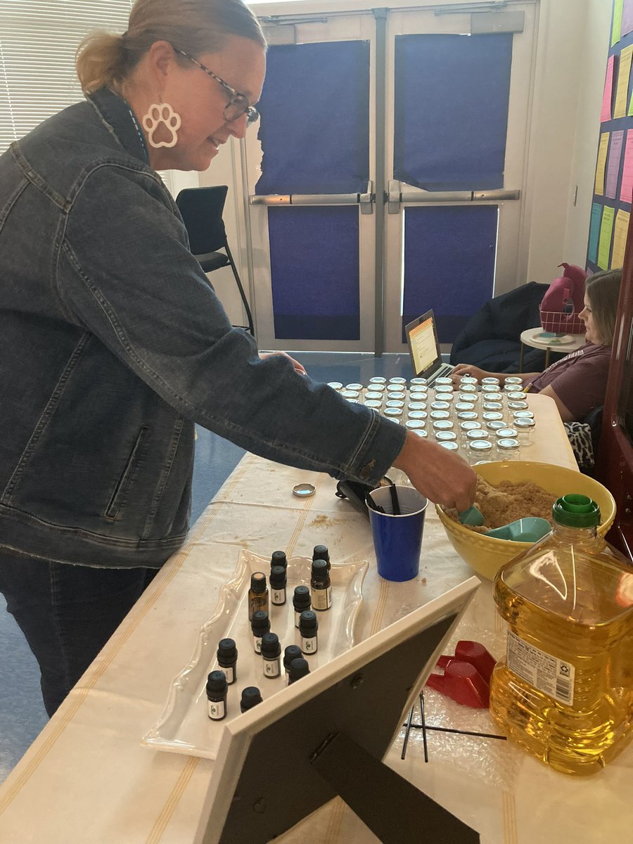 MrsD_CS's tweet photo. The office crew transformed the lounge into a September Spa Day for our very hardworking teachers and staff! We are so thankful for our CSE Dream Team!💙 #ourWHY #CSEDreamTeam #CSEDaretoDream @ChinaSpringES https://t.co/QBdojNEUam