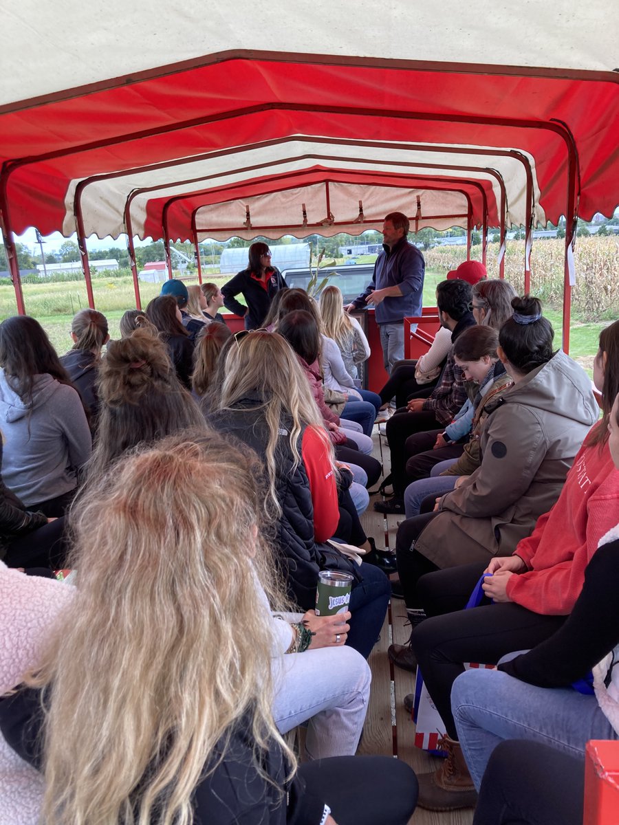 MedDietOSU's tweet photo. What a fun day our MDN students had today at Waterman Farms with Glenn Mills @CFAES_OSU &amp; Dr. @ColleenSpees. We got an educational tour of the farm putting us in touch with where our food comes from! https://t.co/7Jh5Lx86Zd