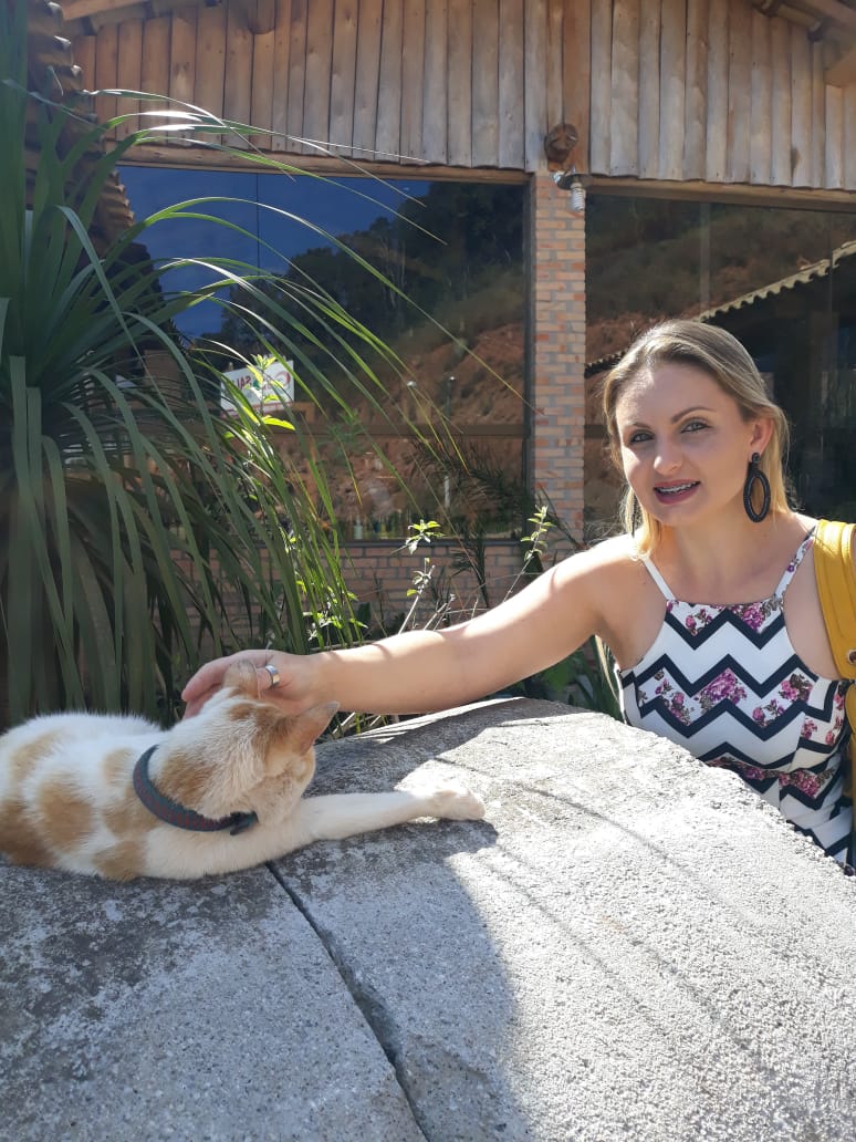 OrlandoLandex's tweet photo. Chimena faleceu após a vacina da pfizer, o presidente Bolsonaro tinha razão em defender nossa população. Hoje não posso processar a pfizer pq a empresa não responsabilizou pelas mortas vacinas. Chimena tem o mesmo valor das 600 mil morte pós covid. https://t.co/Bse1YSyfgE
